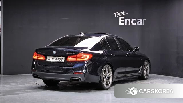 BMW 5 Series (G30) 2019 Черный из Кореи