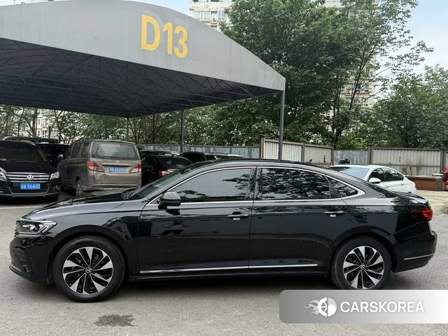 Volkswagen Passat 2023 Черный из Китая