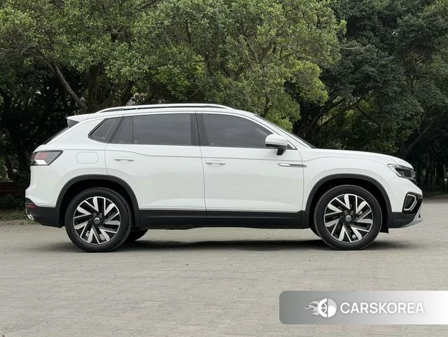 Volkswagen Tanyue 2023 Белый из Китая