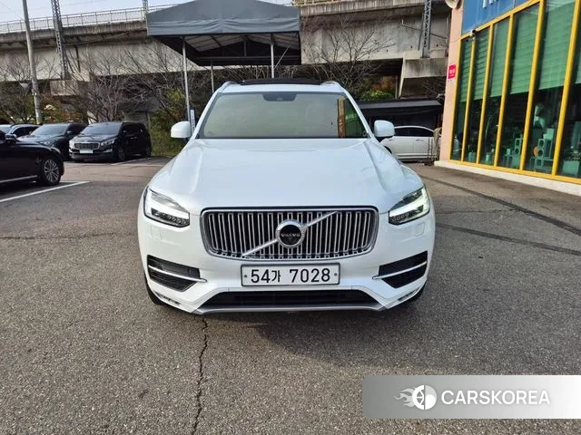 Volvo XC90 second Generation 2019 Белый из Кореи