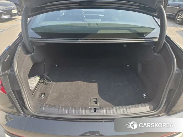 Audi A6L 2024 Черный из Китая
