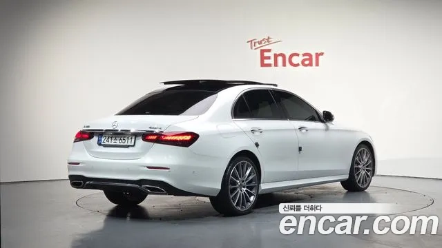 Mercedes-Benz E-Class W213 2022 Белый из Кореи