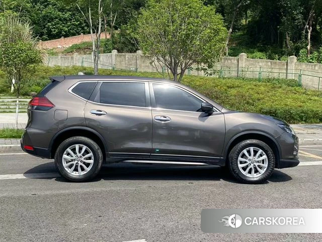 Nissan Qijun 2021 Коричневый из Китая