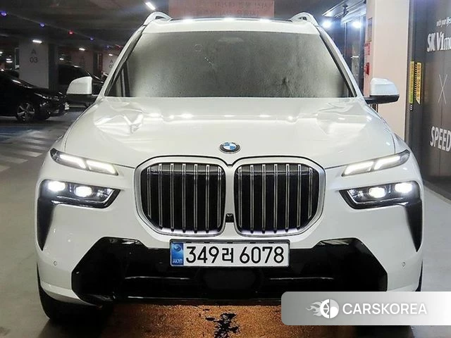 BMW X7 (G07) 2025 Белый из Кореи