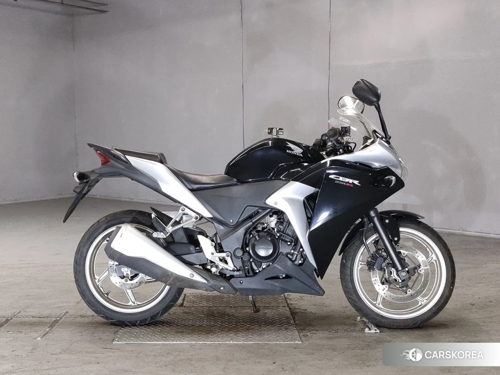 Проданный Honda CBR250R 2011 из Японии, фото 2