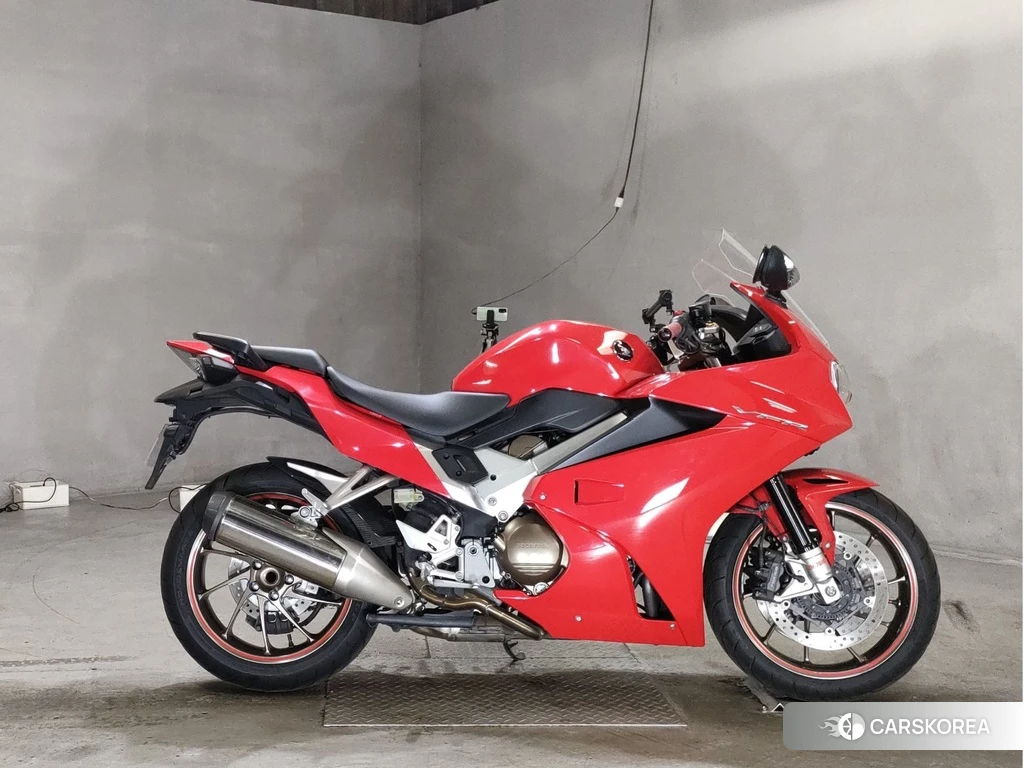 Проданный Honda VFR800F 2015 из Японии