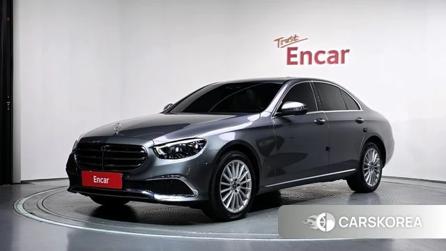 Mercedes-Benz E-Class W213 2023 Серый из Кореи