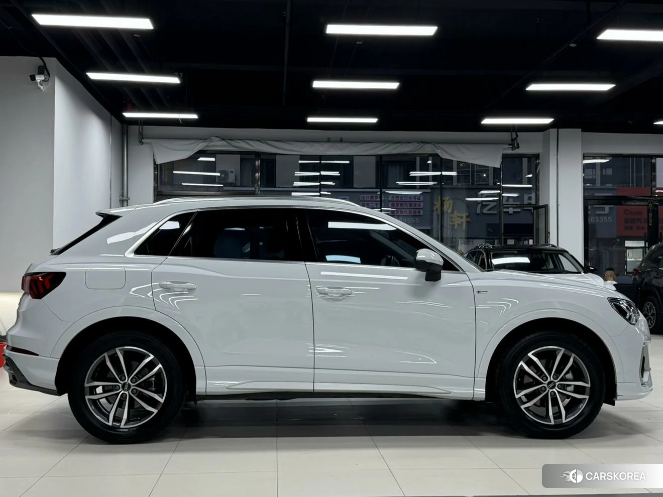 Audi Q3 2021 Белый из Китая