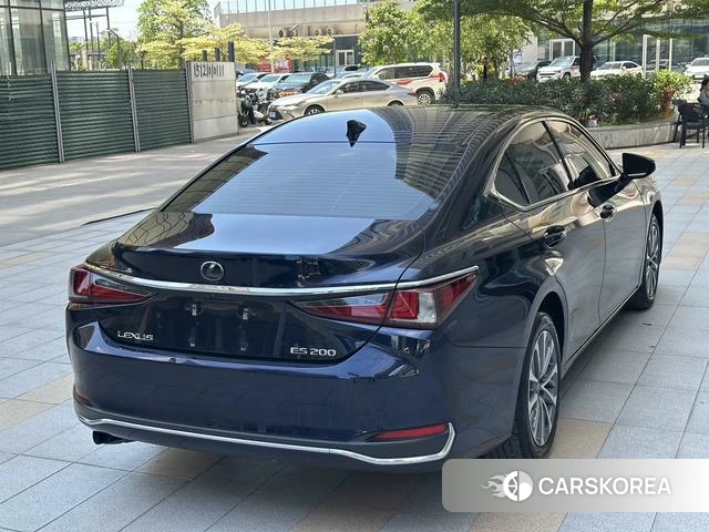 Lexus ES 2024 Синий из Китая