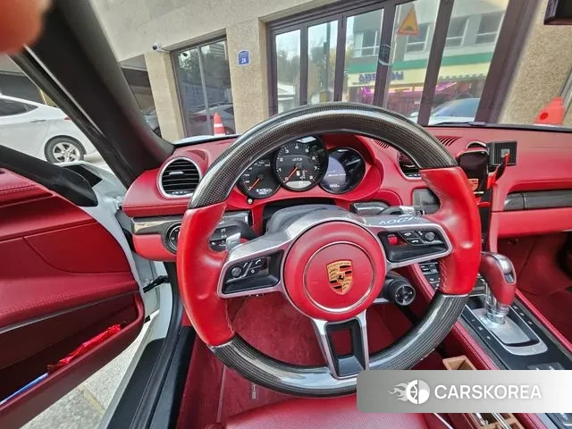 Porsche 718 Boxster 2018 Белый из Кореи