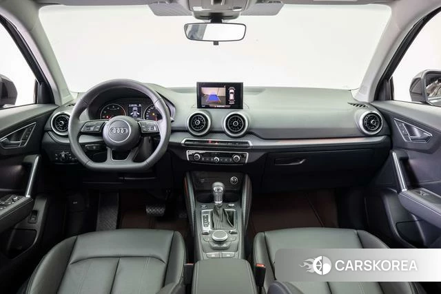 Audi Q2L 2024 Черный из Китая