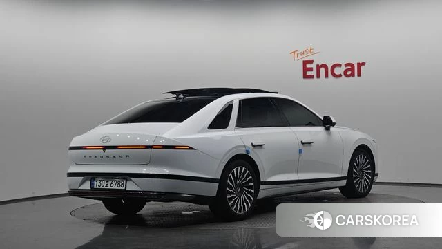 Hyundai Grandeur Hybrid (GN7) 2023 Белый из Кореи