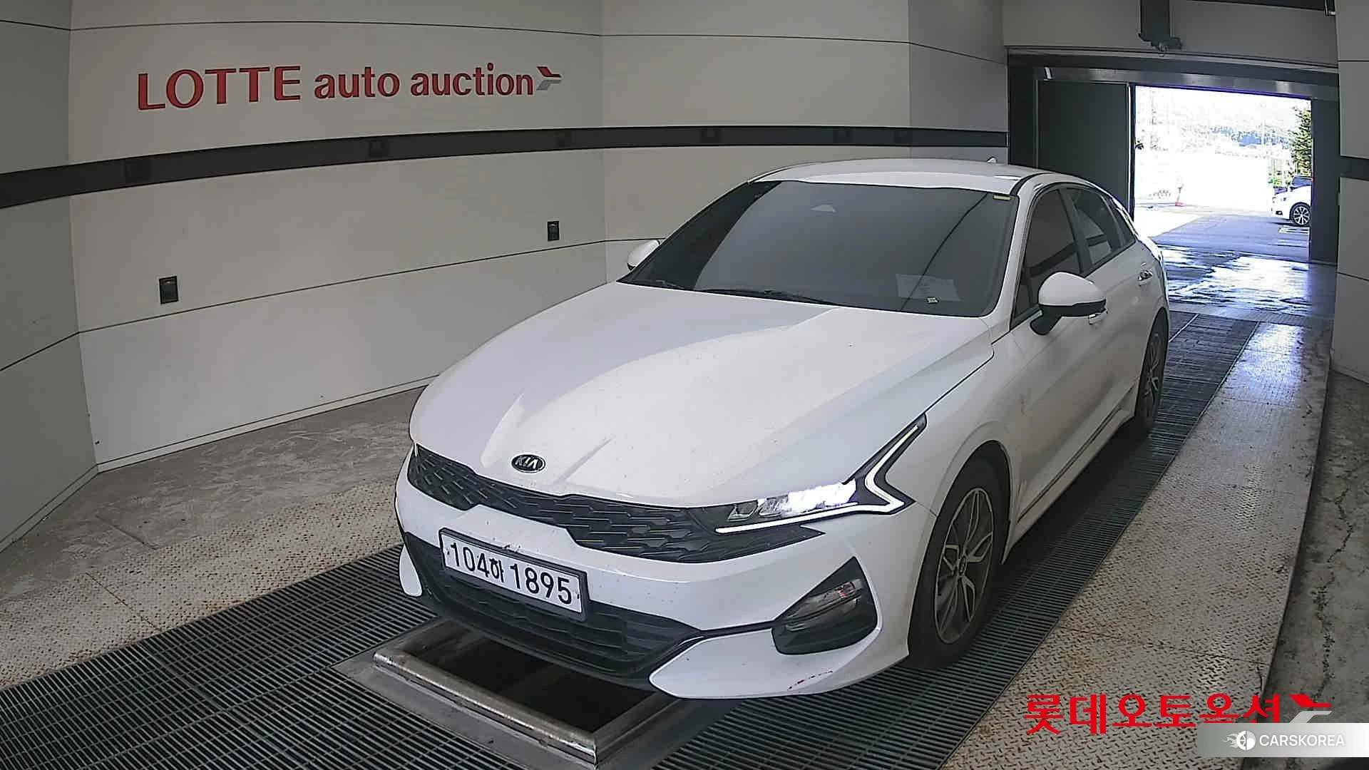 Kia K5 2020 Snow White Pearl (optional) из Кореи