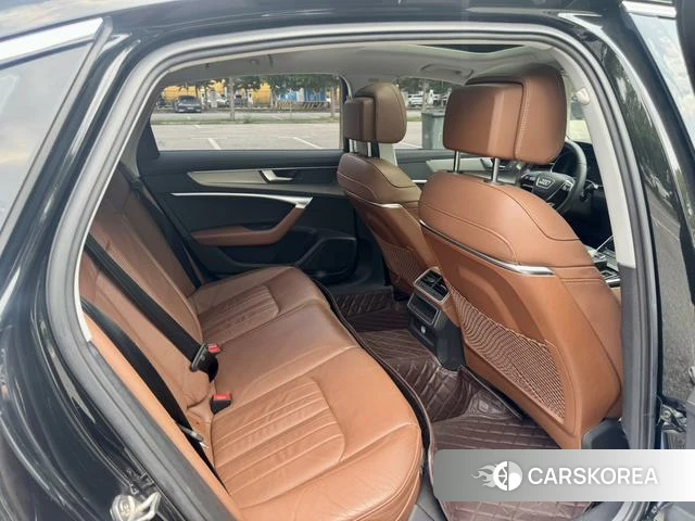 Audi A6L 2021 Черный из Китая