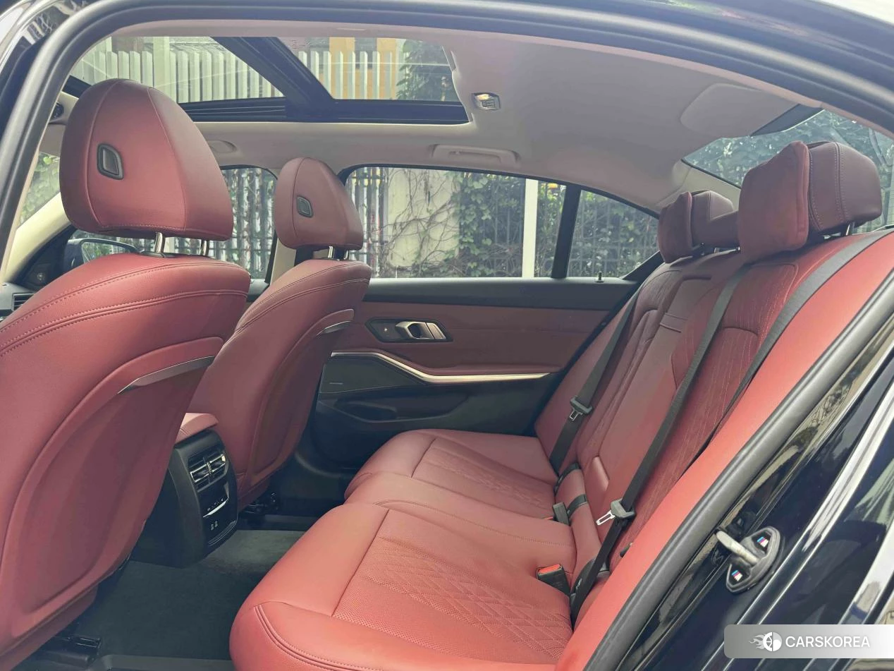 BMW 3 series 2022 Черный из Китая
