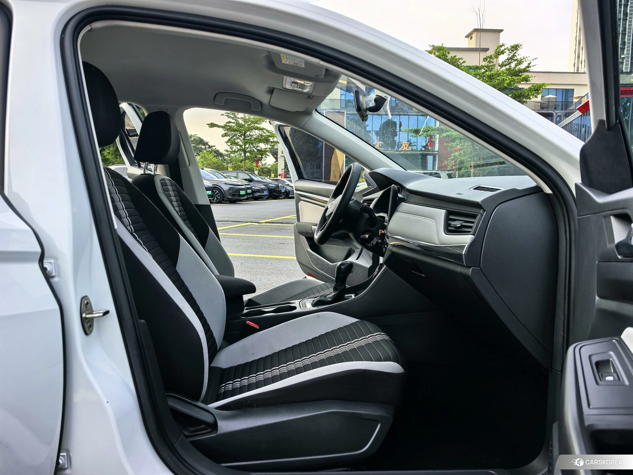 Volkswagen Bora 2022 Белый из Китая