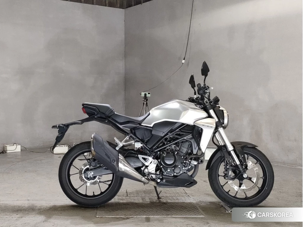 Проданный Honda CB250R 2018 из Японии