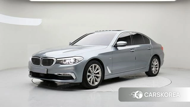 BMW 5 Series (G30) 2018 Светло-серебряный цвет из Кореи