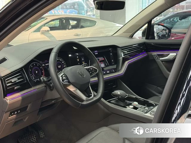 Volkswagen Touareg 2023 Черный из Китая