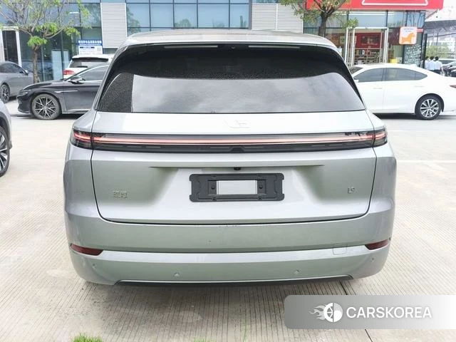 Ideal car Ideal L7 2026 Серебристо-серый из Китая