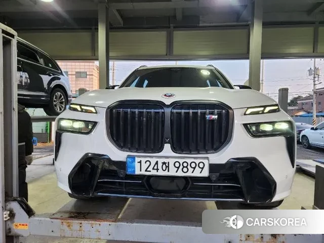 BMW X7 (G07) 2022 Белый из Кореи