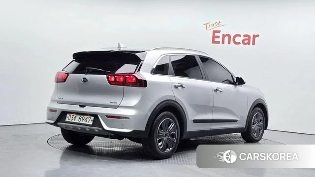 Kia Niro 2018 Серебряный из Кореи