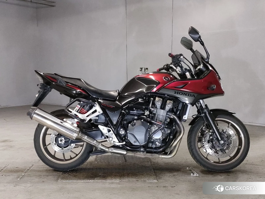Проданный Honda CB1300SF BOLDOR 2015 из Японии