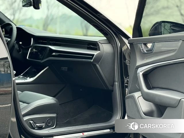 Audi A6L 2025 Черный из Китая