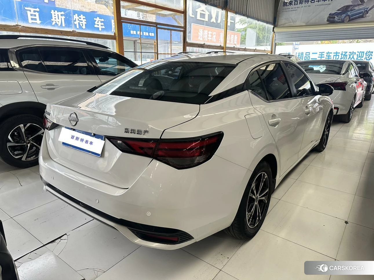 Nissan Xuan Yi 2023 Белый из Китая