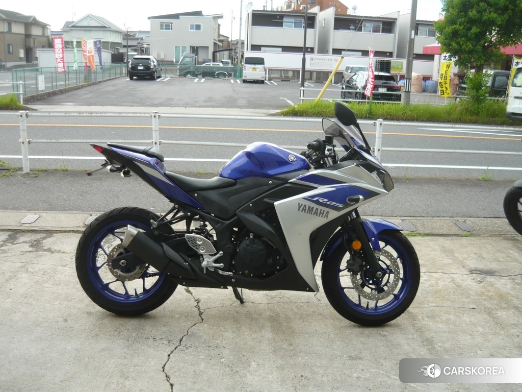 Проданный Yamaha YZF-R25 2015 из Японии