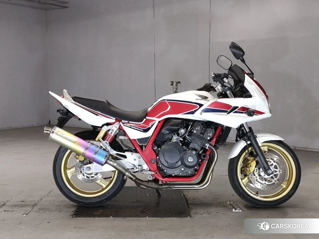 Проданный Honda CB400SF BOLDOR 2013 из Японии, фото 2