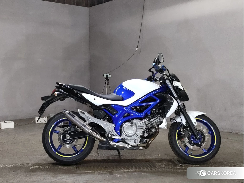 Проданный Suzuki GLADIUS 400 2013 из Японии