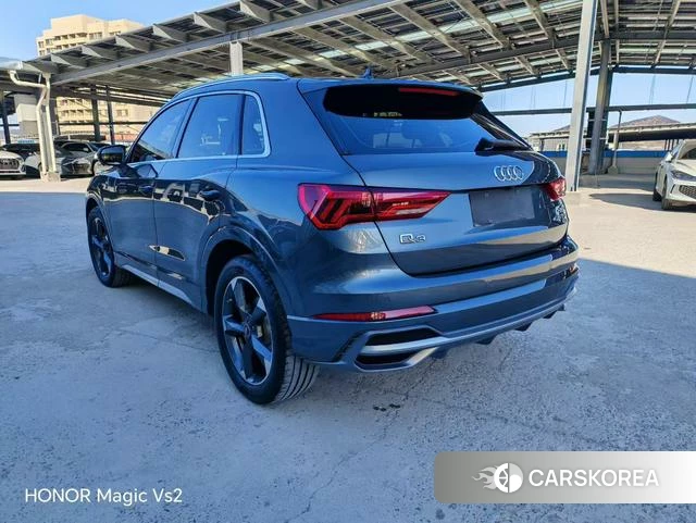 Audi Q3 2022 Темно-серый из Китая