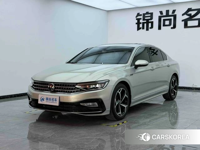 Volkswagen Magotan 2023 Шампань из Китая