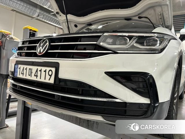 Volkswagen Tiguan second Generation 2023 Белый из Кореи