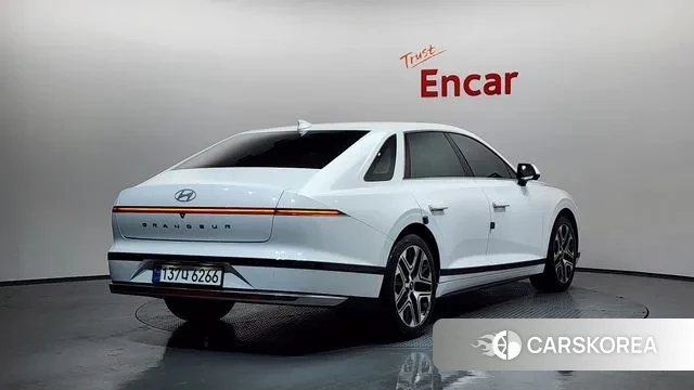Hyundai Grandeur (GN7) 2024 Белый из Кореи