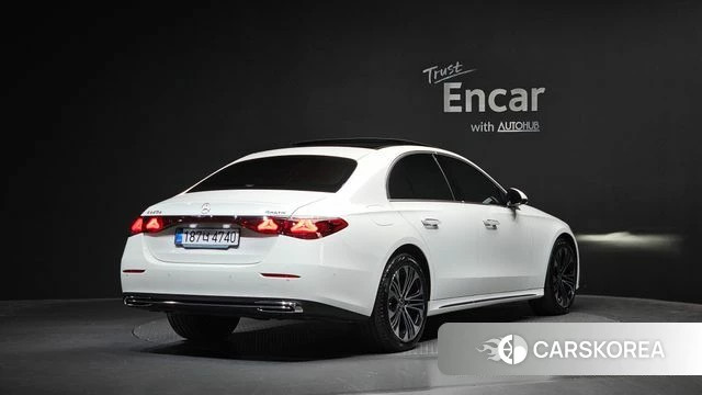 Mercedes-Benz E-Class W214 2024 Белый из Кореи