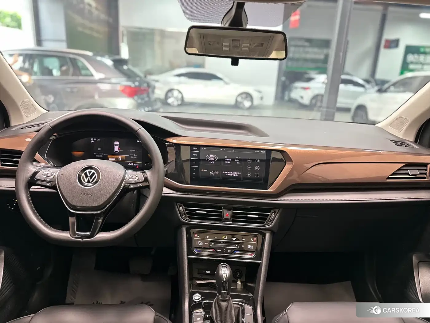 Volkswagen Tharu 2023 Белый из Китая