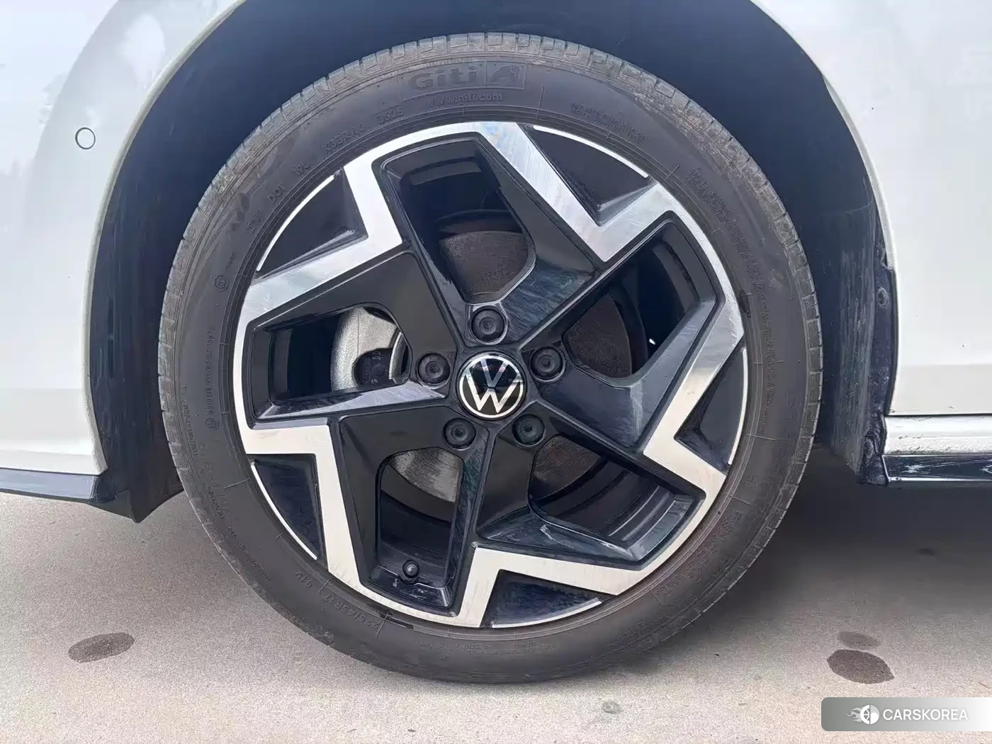Volkswagen Golf 2026 Белый из Китая