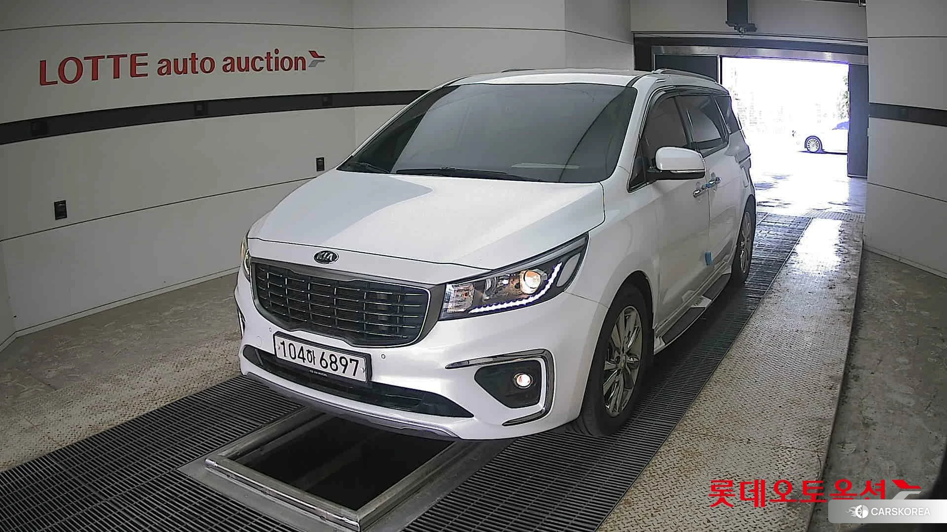 Kia Carnival 2020 Snow White Pearl из Кореи
