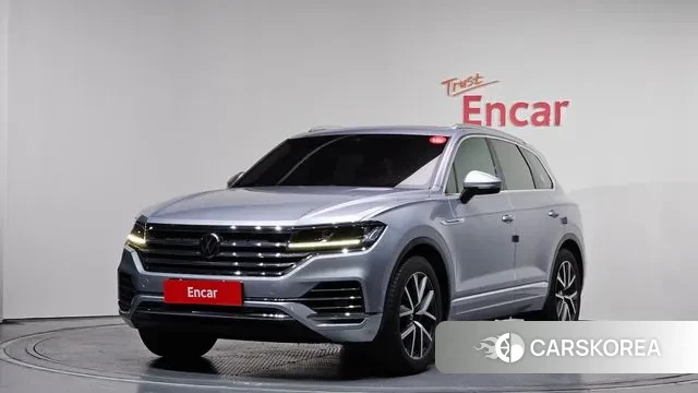 Volkswagen Touareg 3rd generation 2021 Серебряный из Кореи