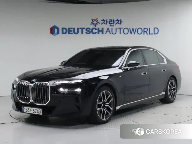 BMW 7 Series (G70) 2023 Черный из Кореи