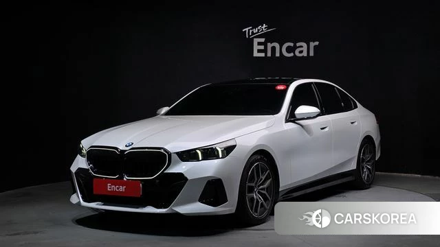 BMW 5 Series (G60) 2025 Белый из Кореи