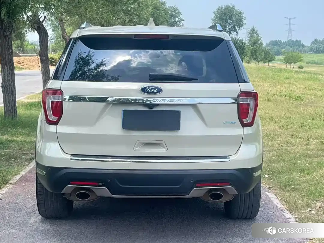 Ford Explorer (imported) 2019 Champagne/brown из Китая