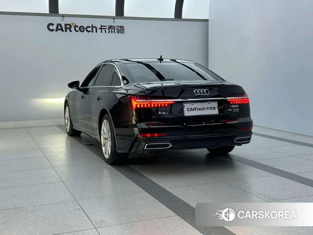 Audi A6L 2021 Черный из Китая