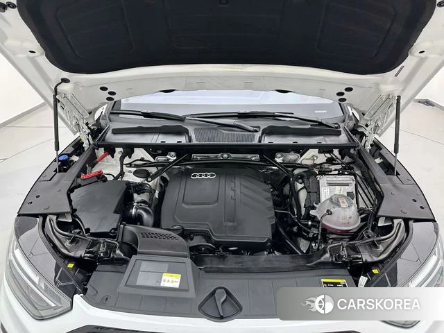 Audi Q5L 2023 Белый из Китая