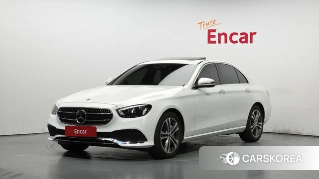 Mercedes-Benz E-Class W213 2021 Белый из Кореи