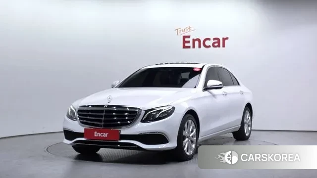 Mercedes-Benz E-Class W213 2018 Белый из Кореи