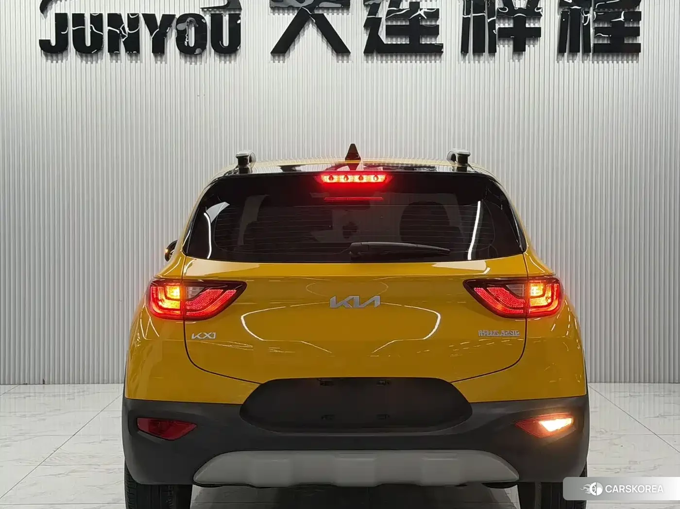 Kia KX1 2024 Yellow/orange из Китая