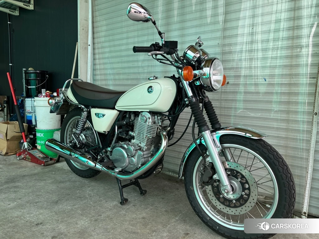 Проданный Yamaha SR 400 2016 из Японии